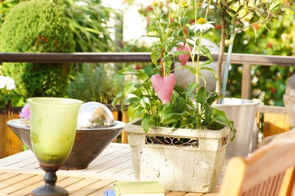 Dekoideen für Garten & Terrasse – 4 Alternativen zum Gartenzwerg